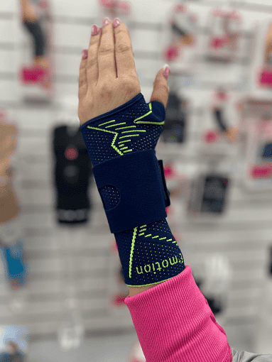 Бандаж на лучезапястный сустав Manumed active E+motion