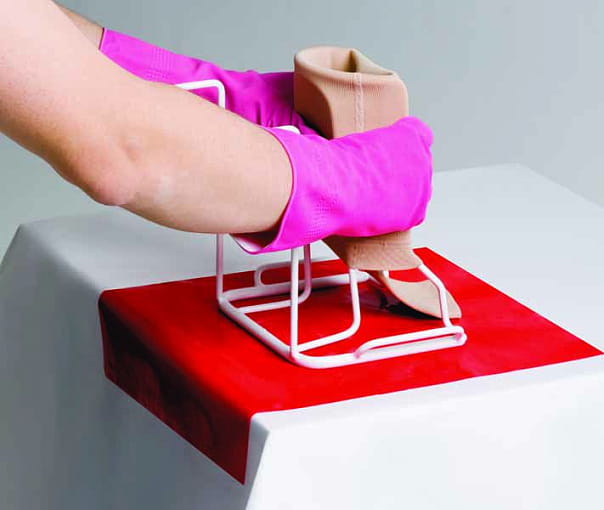 Приспособление для надевания компрессионного рукава medi Arm Butler